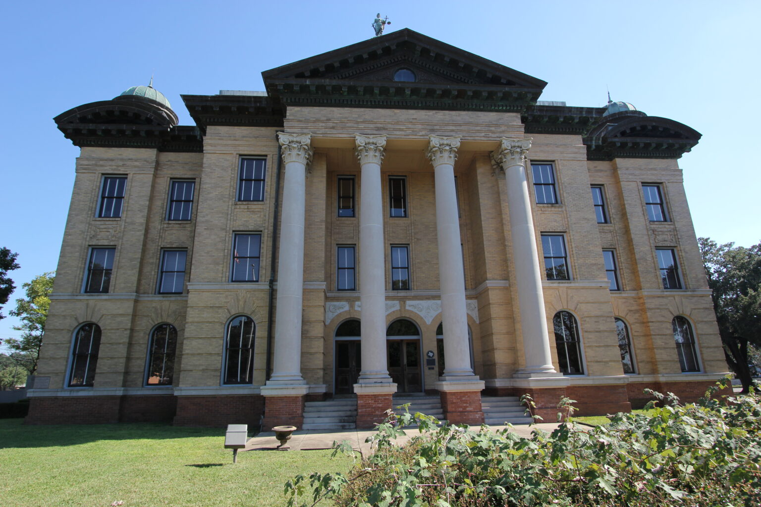 "Old" Fort Bend County Courthouse (Richmond) Trey Wilson Real Estate