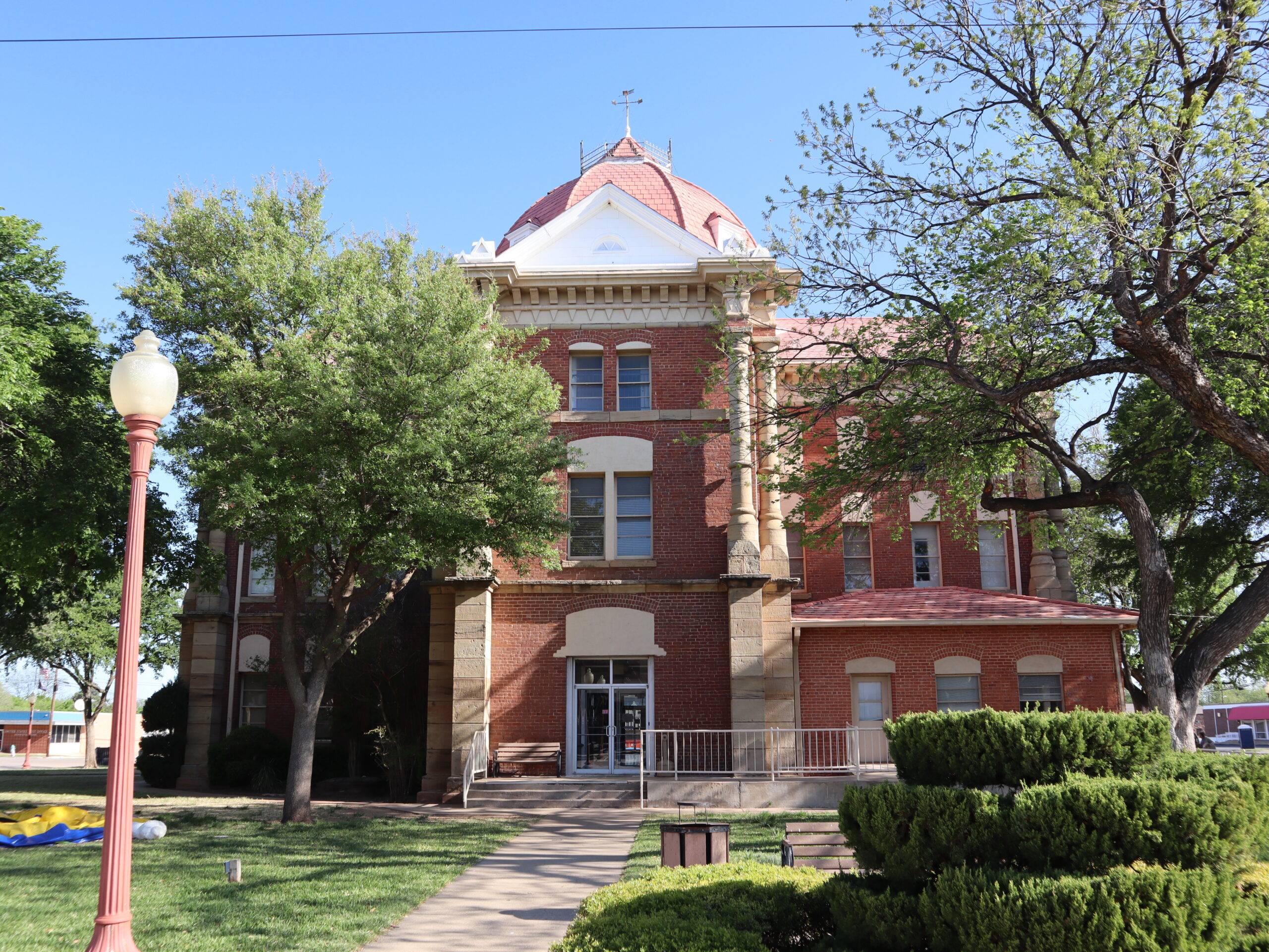 Clay County Courthouse (Henrietta)