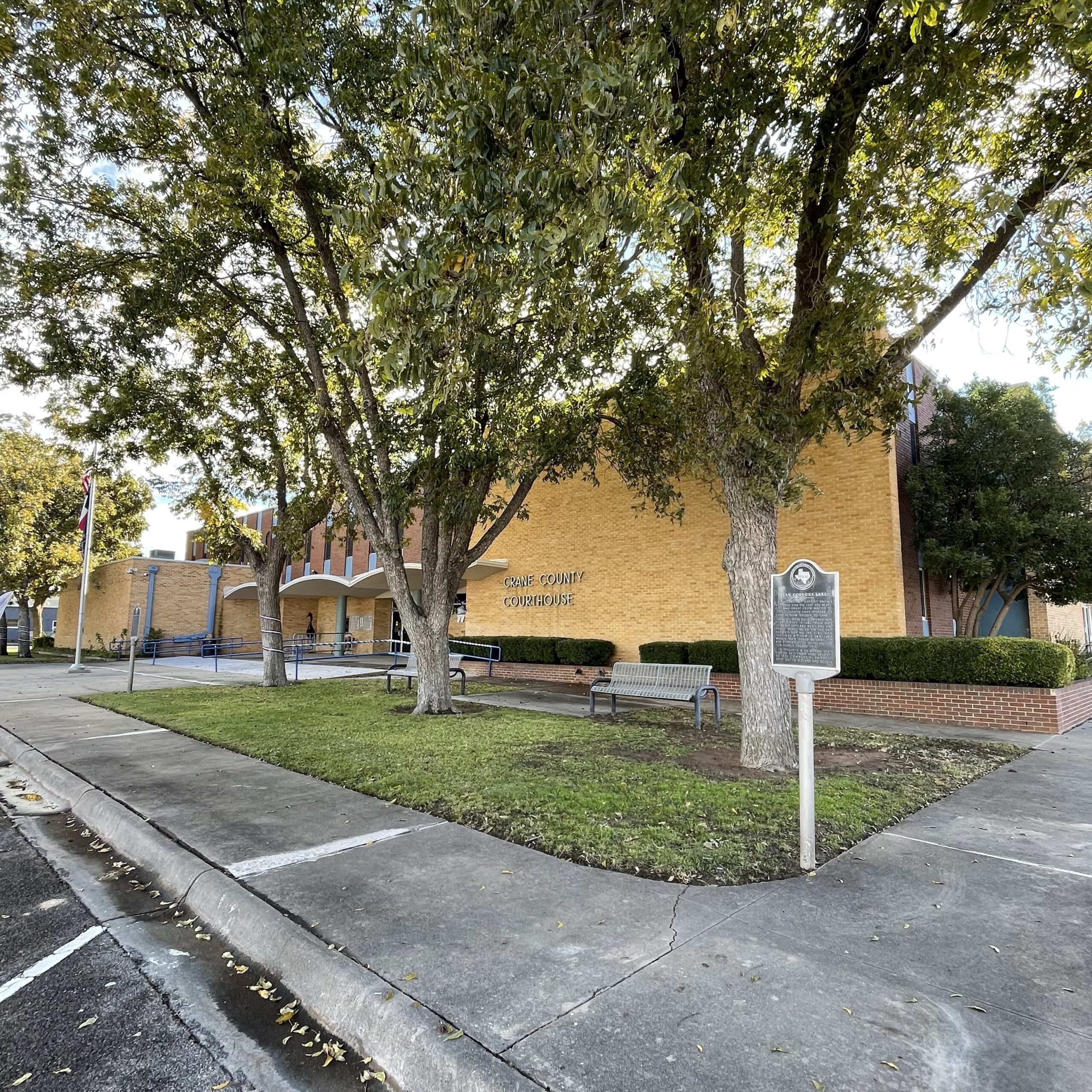 crane-county-courthouse-crane-trey-wilson-real-estate-attorney-san