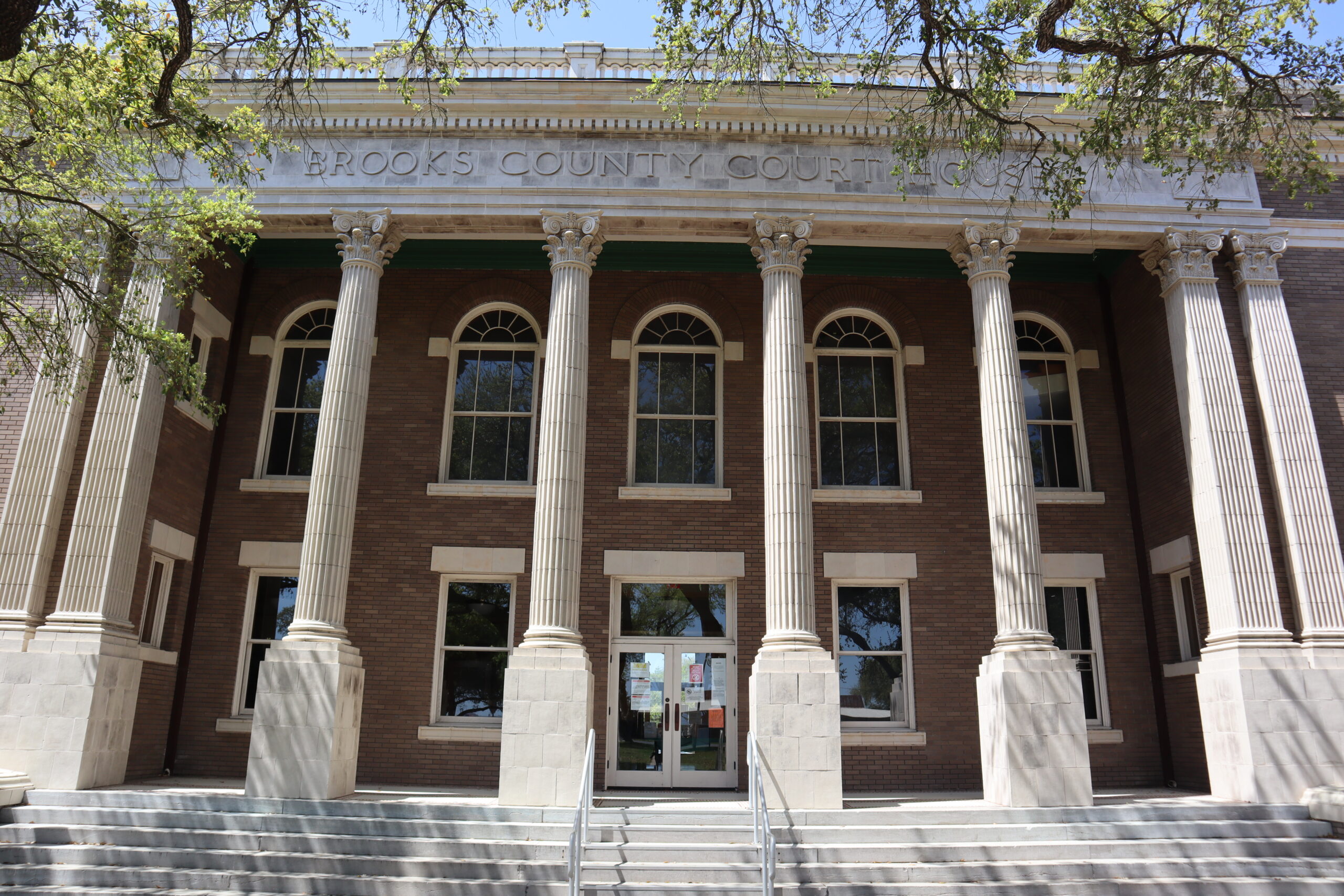 sue government contract texas